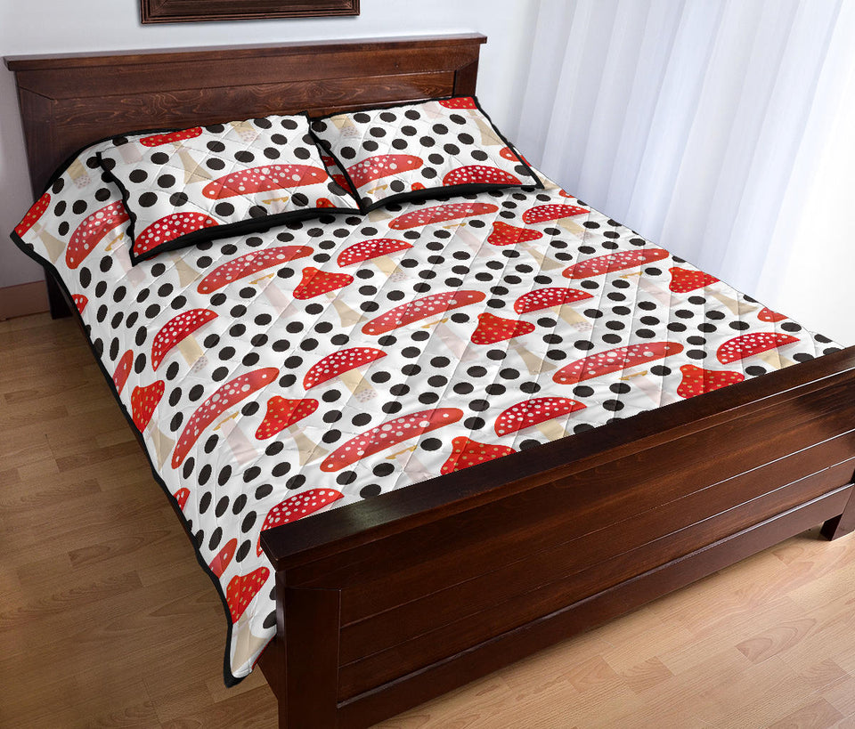 Red mushroom dot pattern Quilt Bed Set