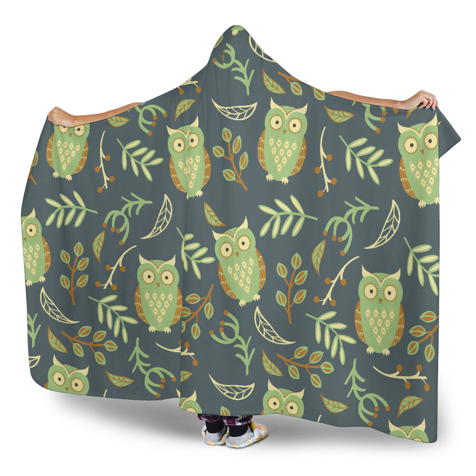 Cute Owls Leaves Pattern Hooded Blanket