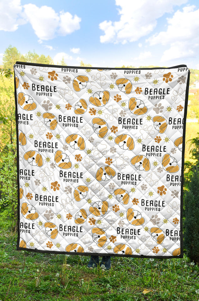 Cute Beagle Dog Pattern Background Premium Quilt