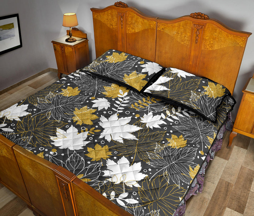 Beautiful gold autumn maple leaf pattern Quilt Bed Set