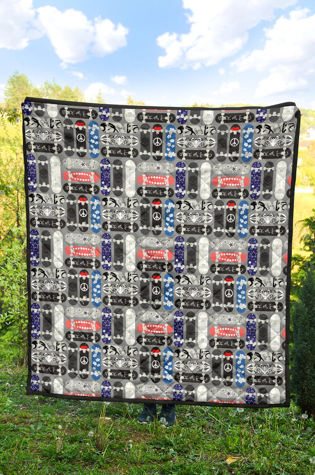 Skate Board Pattern Print Design 04 Premium Quilt