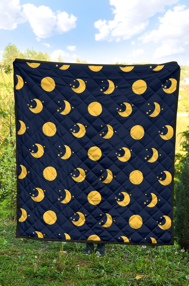 Moon Star Pattern Premium Quilt