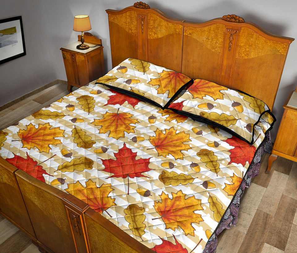 Maple leaf oak leaf acorns beige striped background Quilt Bed Set