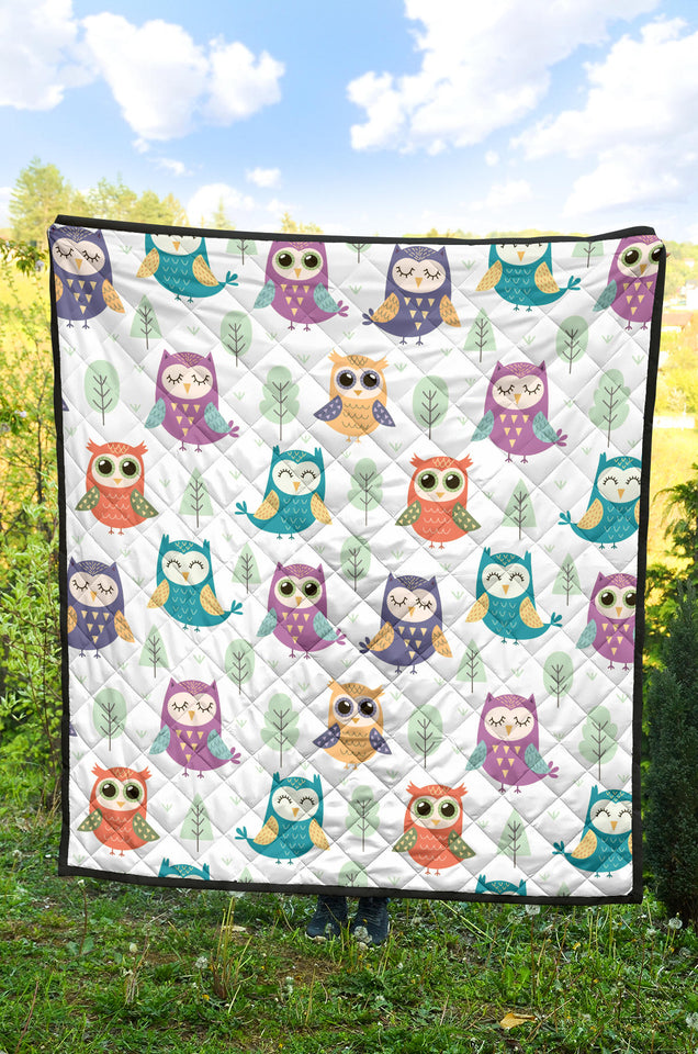 Cute Owl Pattern Premium Quilt
