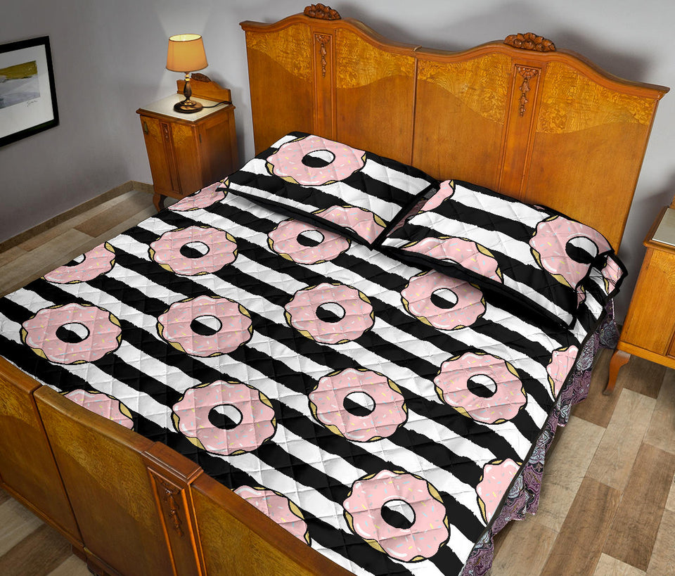 Donuts pink icing striped pattern Quilt Bed Set