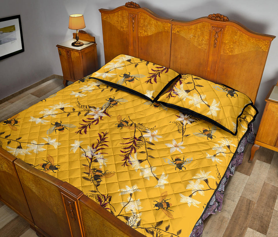 Bee flower pattern Quilt Bed Set