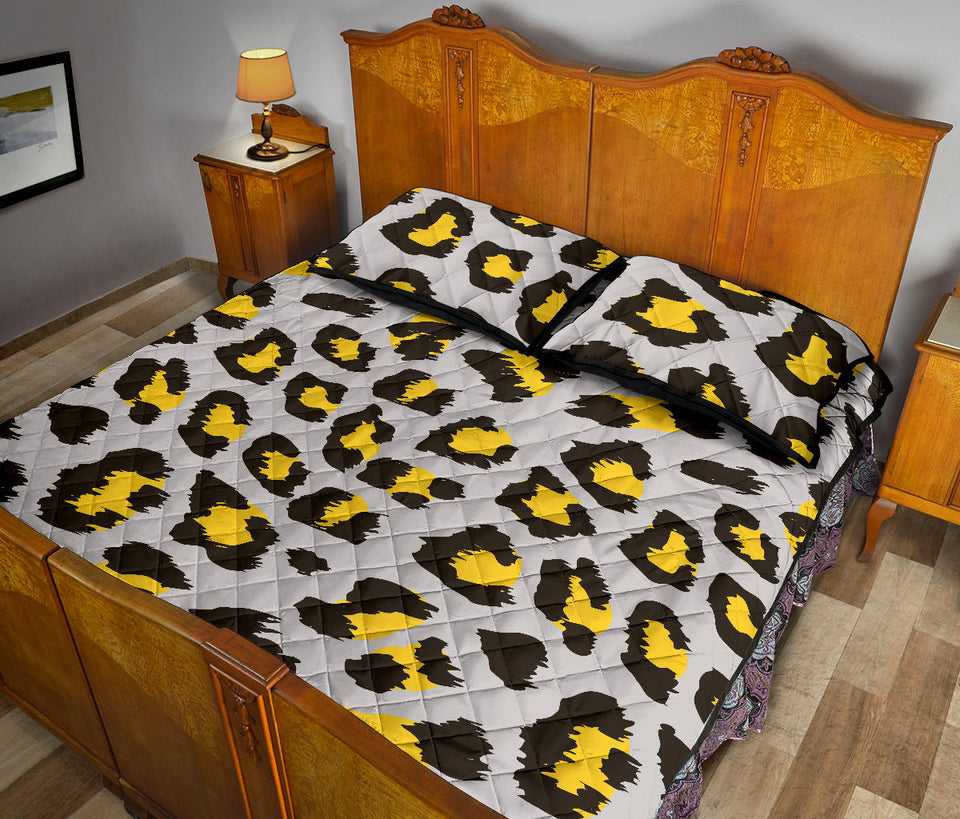Gray Leopard print pattern Quilt Bed Set