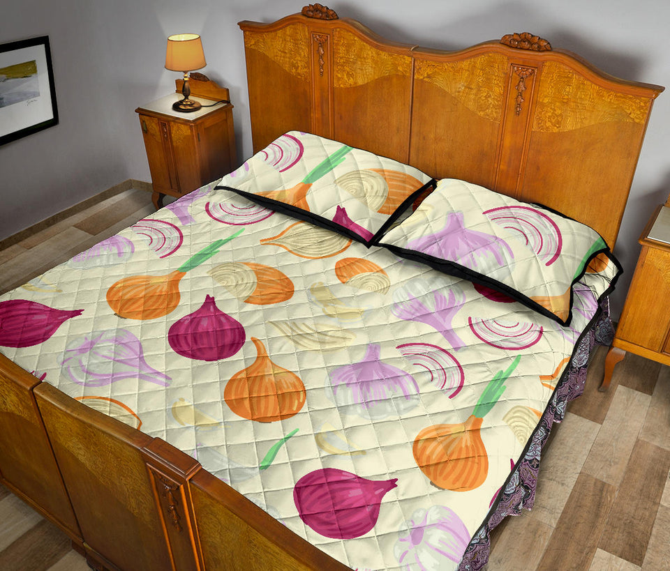 Onion garlic white red pattern Quilt Bed Set