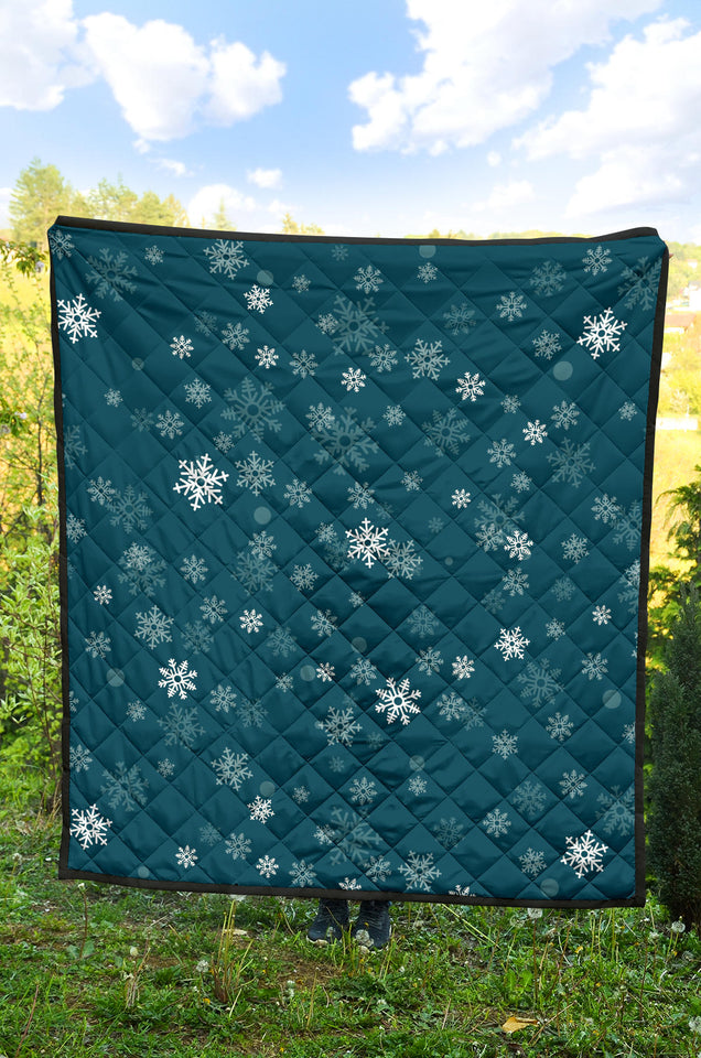 Snowflake Pattern Dark Background Premium Quilt