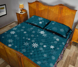 Snowflake pattern dark background Quilt Bed Set
