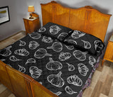 Garlic pattern black background Quilt Bed Set