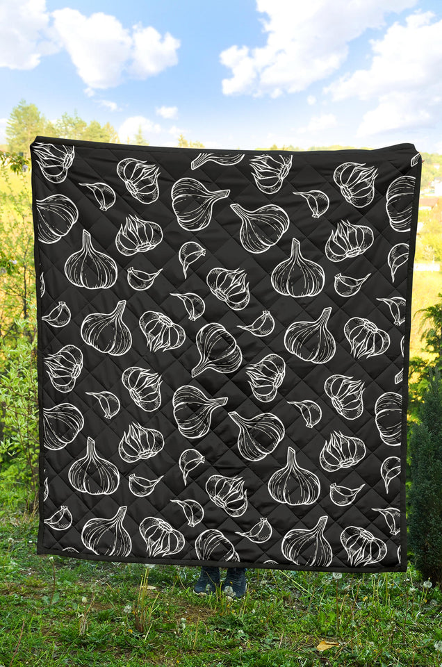 Garlic Pattern Black Background Premium Quilt