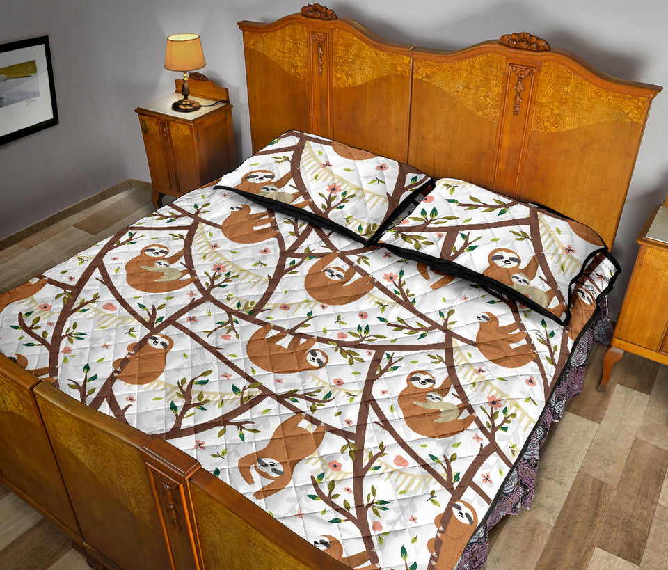 Sloths hanging on the tree pattern Quilt Bed Set