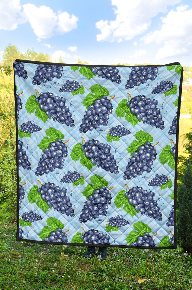 Watercolor Grape Pattern Premium Quilt