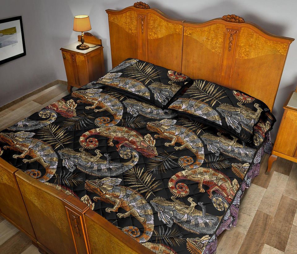 Chameleon lizard tropical leaves palm tree Quilt Bed Set