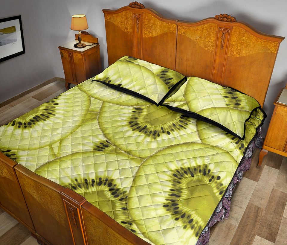 Sliced kiwi pattern Quilt Bed Set