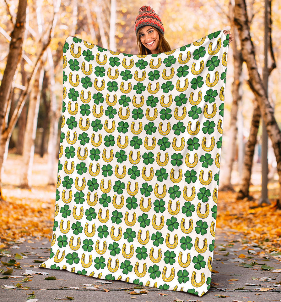 Horseshoes Pattern Print Design 04 Premium Blanket