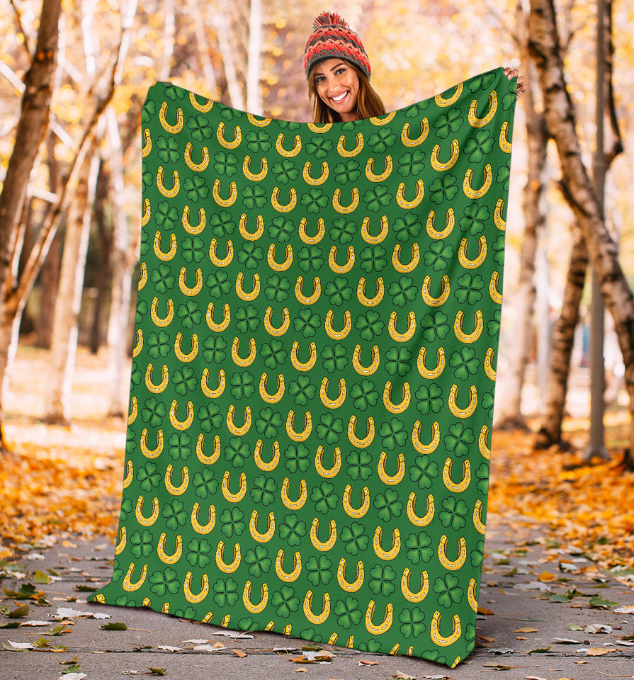 Horseshoes Pattern Print Design 05 Premium Blanket