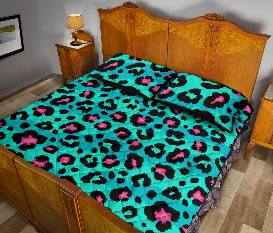Green leopard skin print pattern Quilt Bed Set