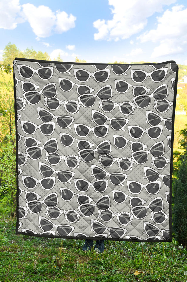 Sun Glasses Pattern Print Design 04 Premium Quilt