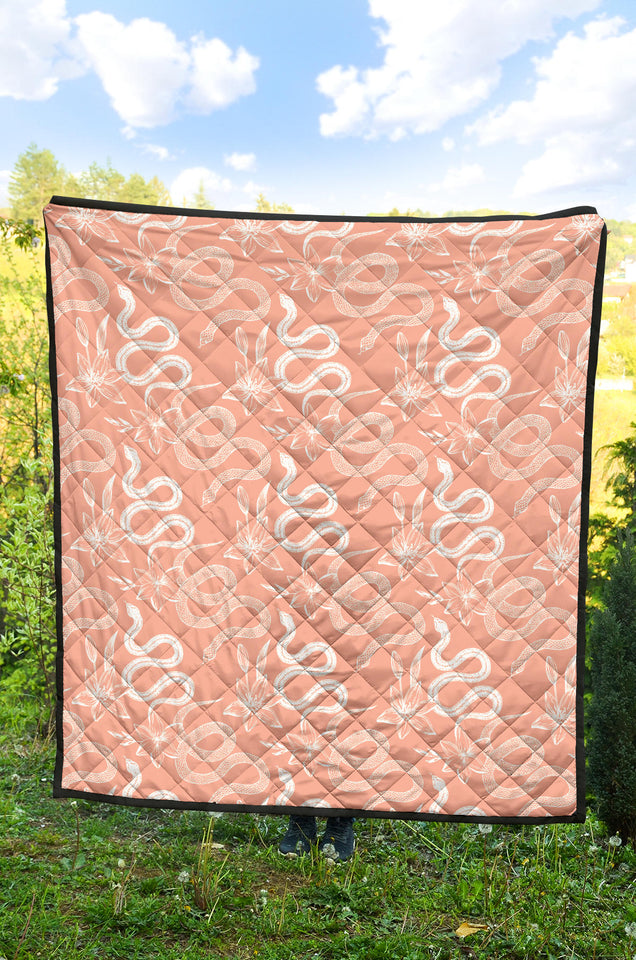 Snake Lilies Flower Pattern Premium Quilt