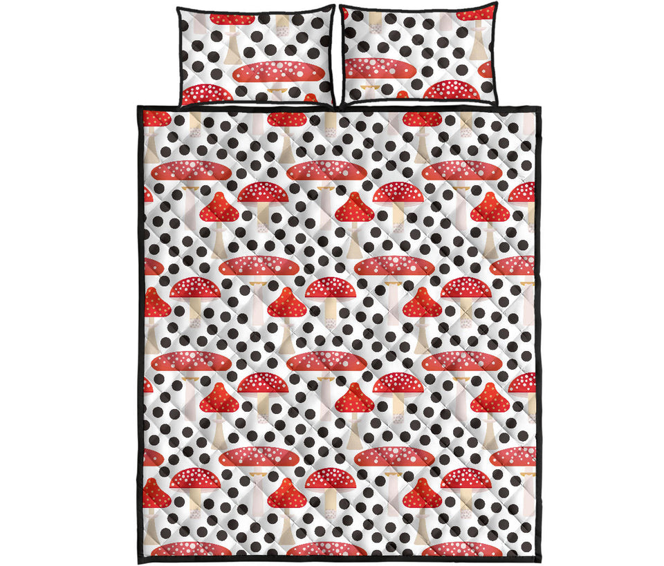 Red mushroom dot pattern Quilt Bed Set