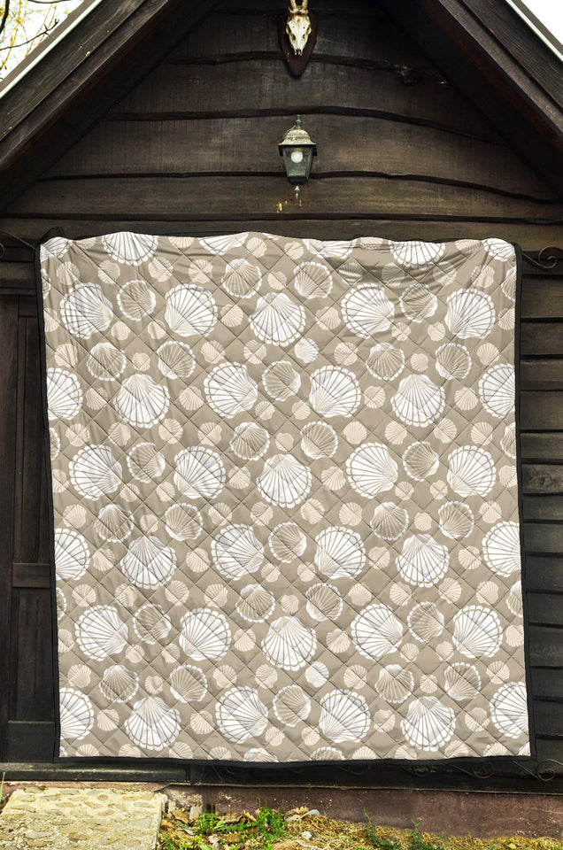 Scallop Shell Pattern Premium Quilt