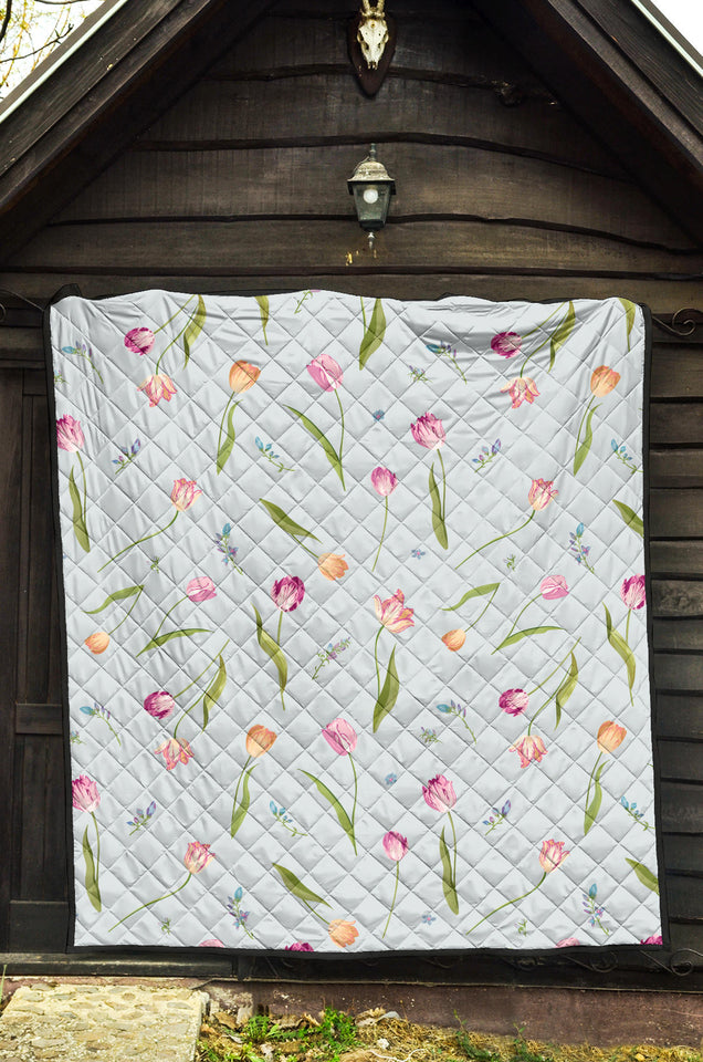 Watercolor Tulips Pattern Premium Quilt