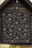 Garlic Pattern Black Background Premium Quilt