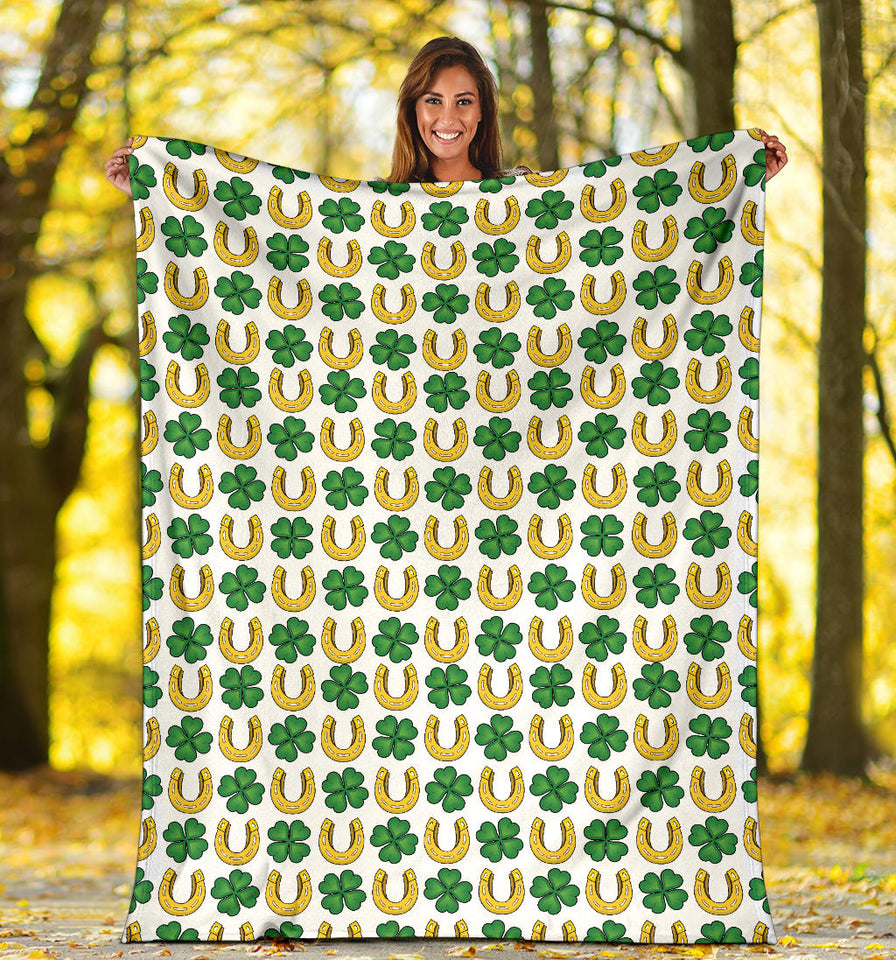 Horseshoes Pattern Print Design 04 Premium Blanket