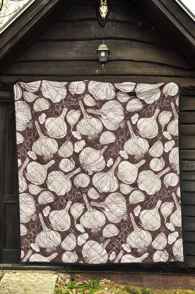 Garlic Bulb Dark Background Premium Quilt