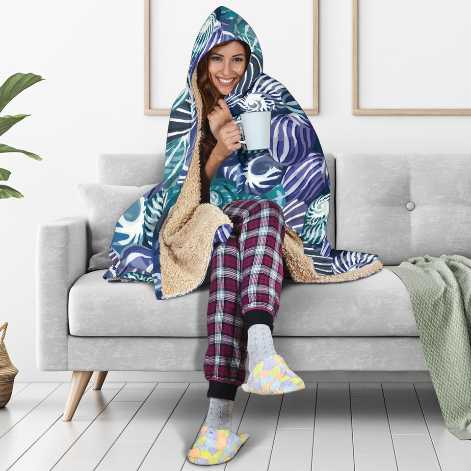 Shell Design Pattern Hooded Blanket