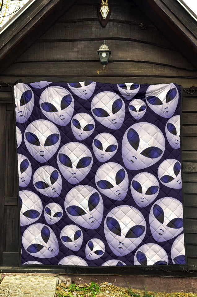 Alien Pattern Print Design 01 Premium Quilt