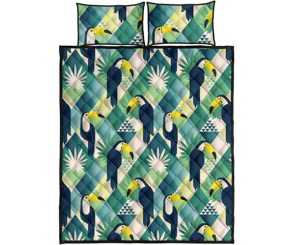 Toucan tropical leaves design pattern Quilt Bed Set