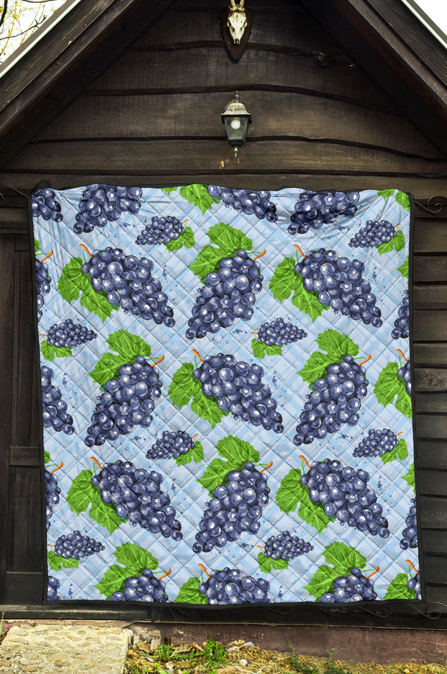 Watercolor Grape Pattern Premium Quilt