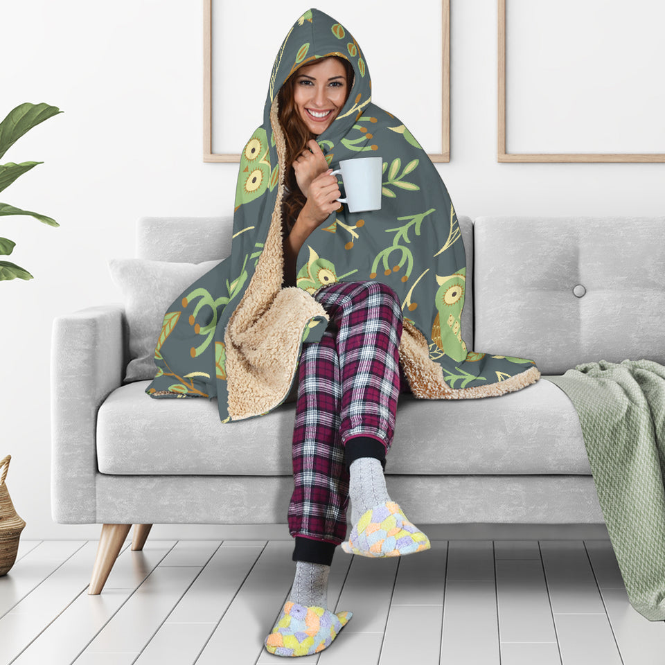Cute Owls Leaves Pattern Hooded Blanket