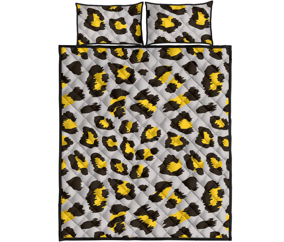 Gray Leopard print pattern Quilt Bed Set