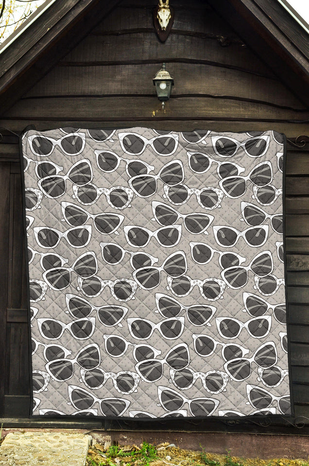 Sun Glasses Pattern Print Design 04 Premium Quilt