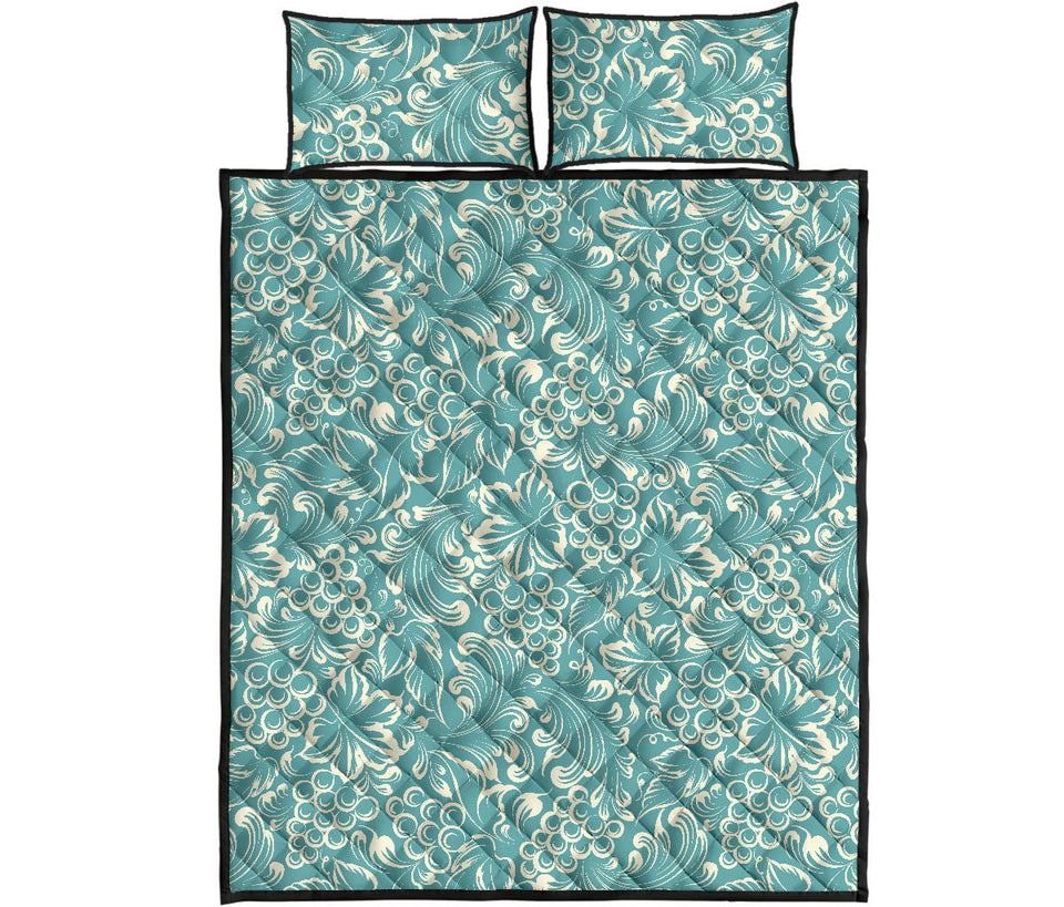 Classic Hand drawn Grape pattern Quilt Bed Set