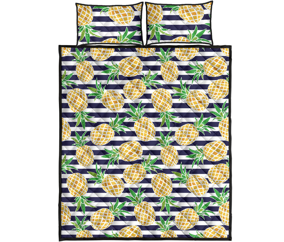 Pineapples pattern striped background Quilt Bed Set