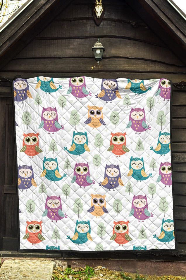 Cute Owl Pattern Premium Quilt