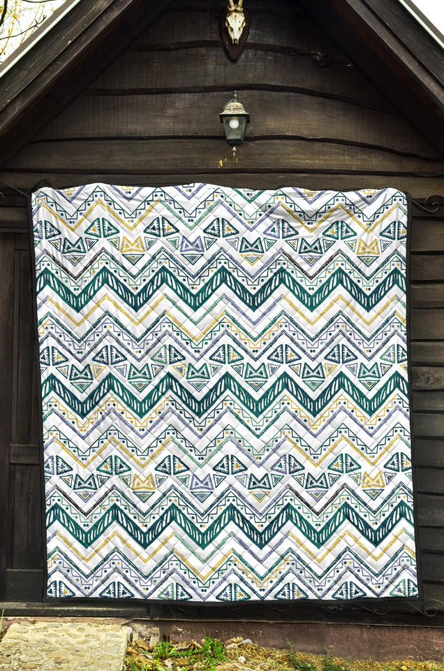 Zigzag  Chevron Paint Design Pattern Premium Quilt