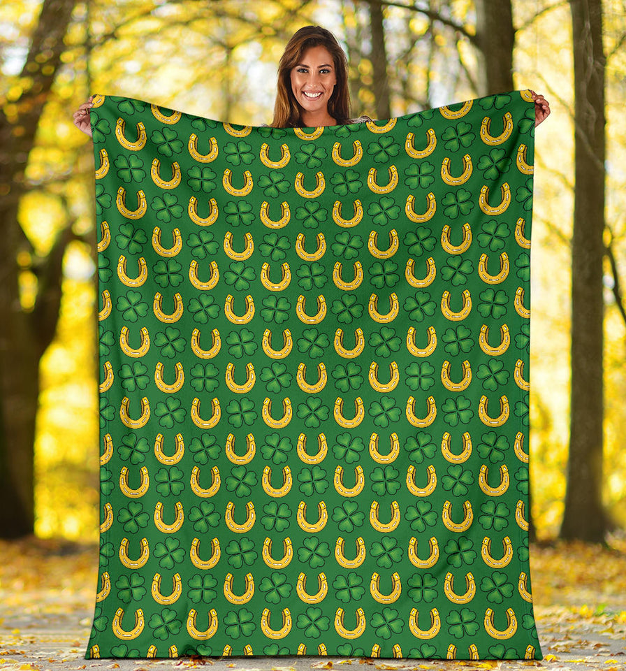 Horseshoes Pattern Print Design 05 Premium Blanket