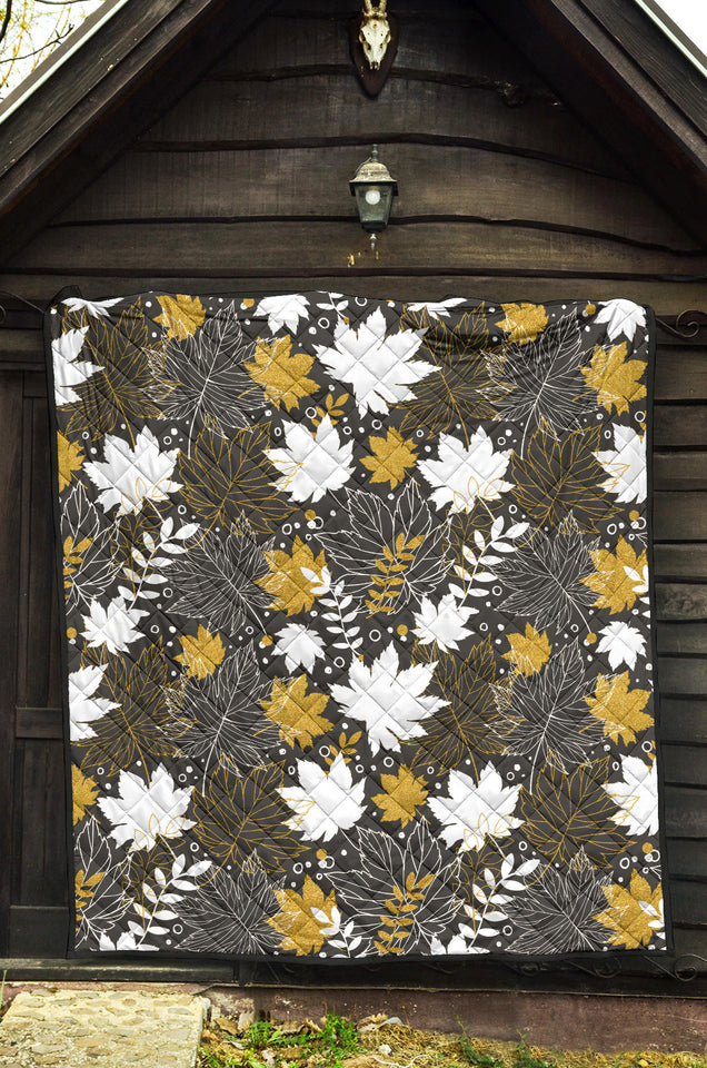 Beautiful Gold Autumn Maple Leaf Pattern Premium Quilt