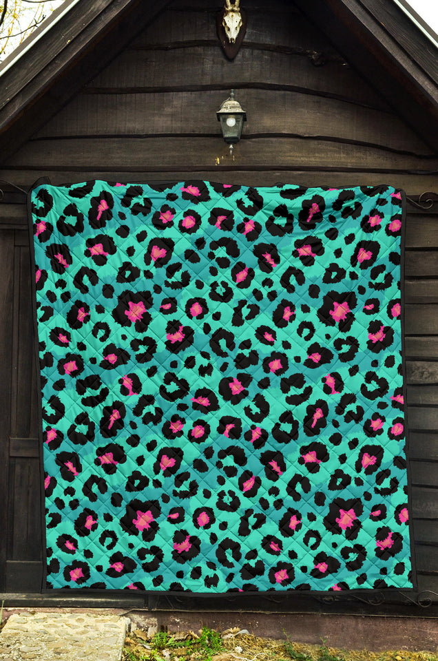Green Leopard Skin Print Pattern Premium Quilt