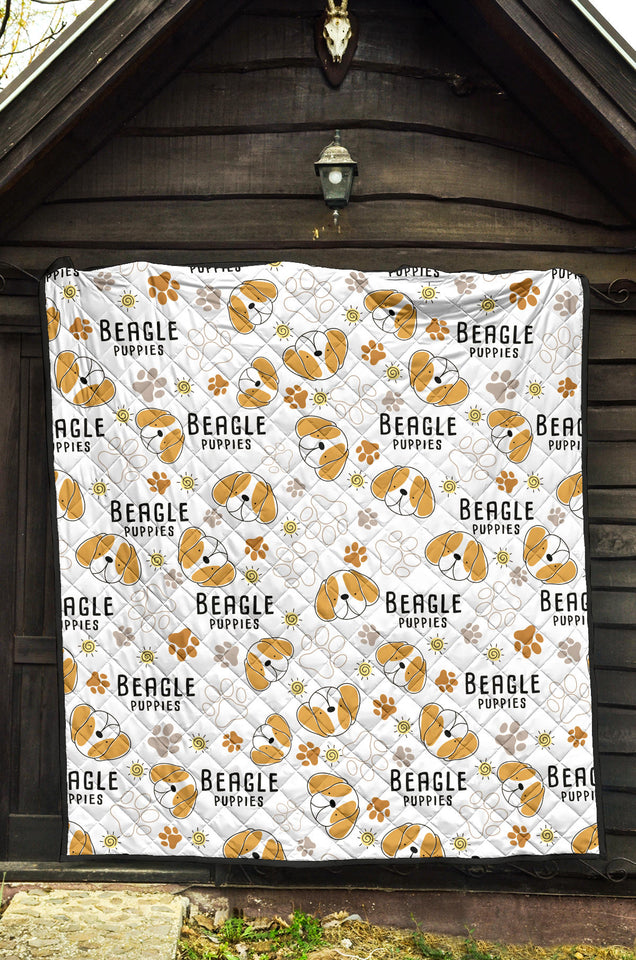 Cute Beagle Dog Pattern Background Premium Quilt