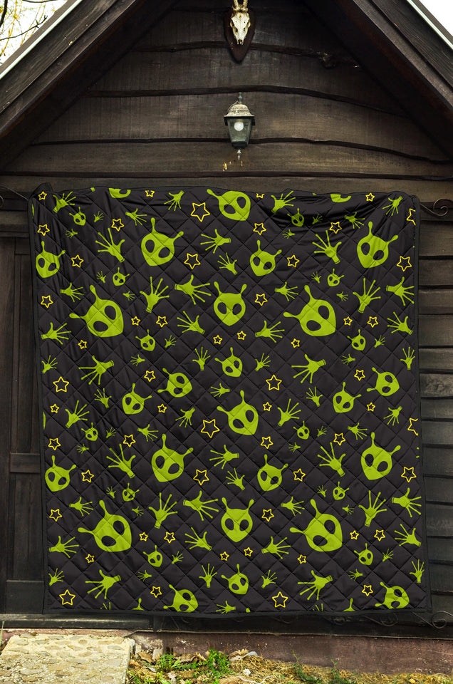 Alien Pattern Print Design 02 Premium Quilt