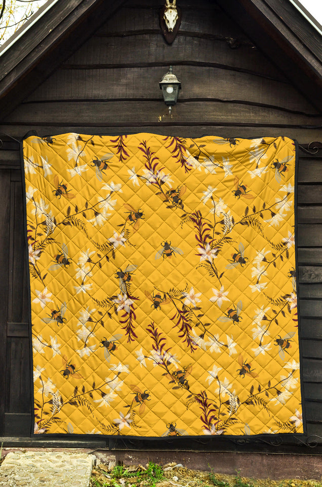 Bee Flower Pattern Premium Quilt