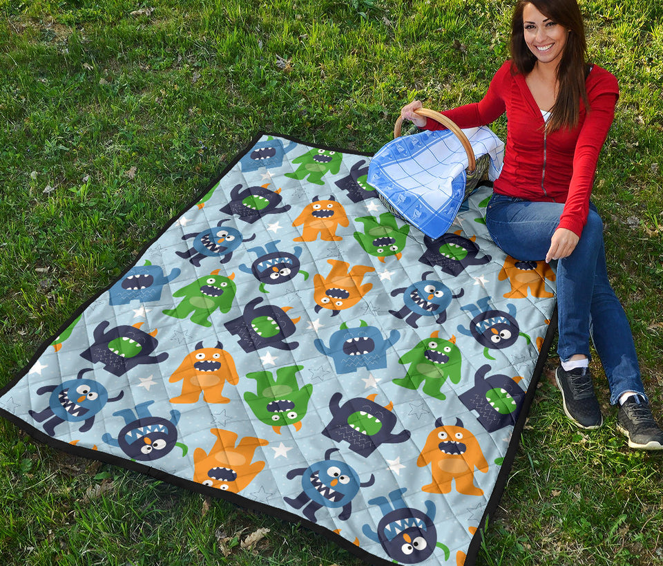 Alien Pattern Print Design 04 Premium Quilt