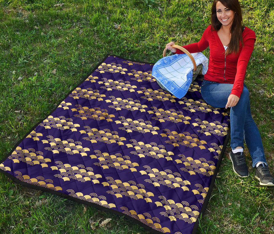 Beautiful Japanese Fan Pattern Premium Quilt